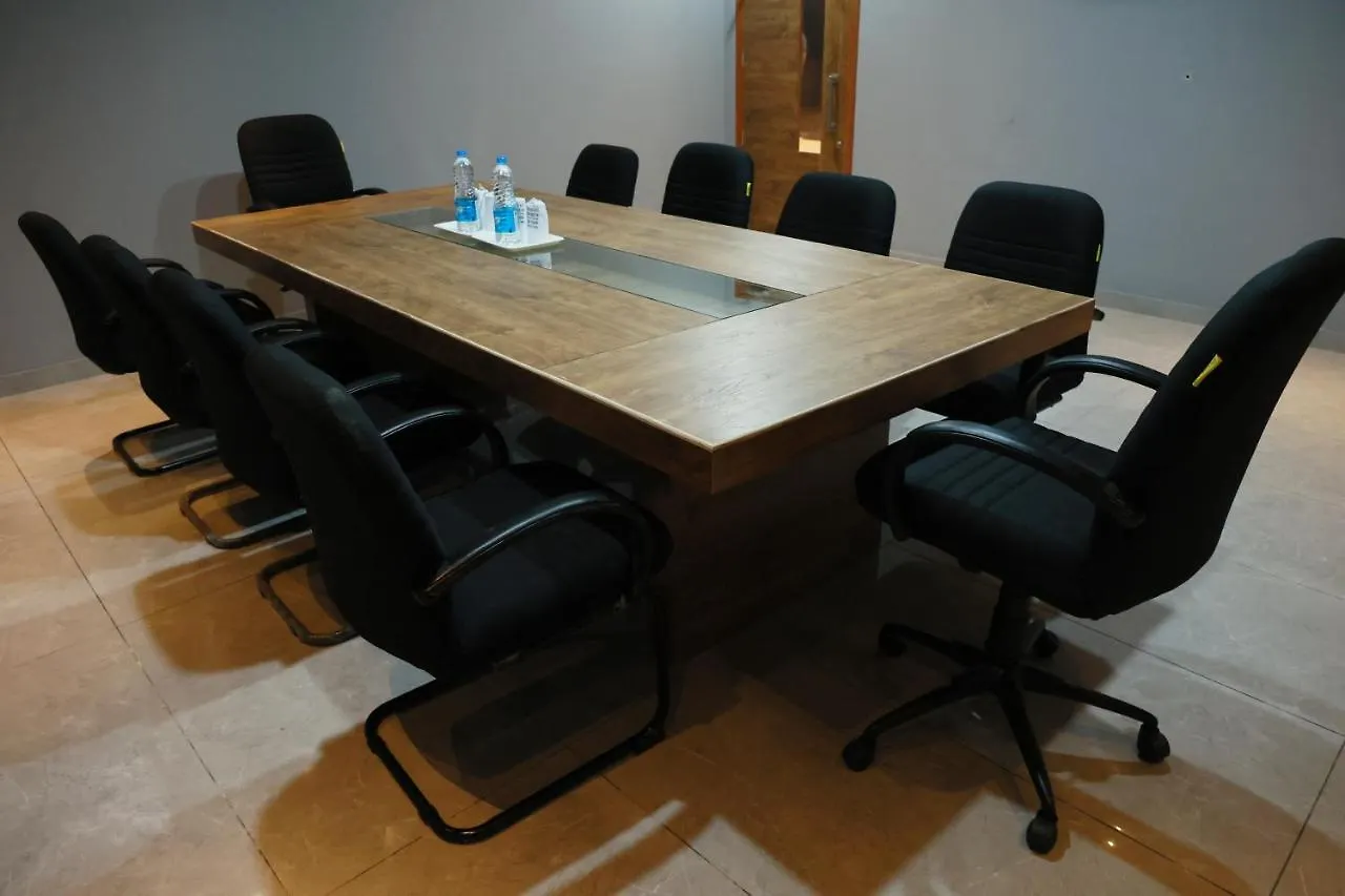 Sens Resisdency Ξενοδοχείο Kizhake Chālakudi Ινδία